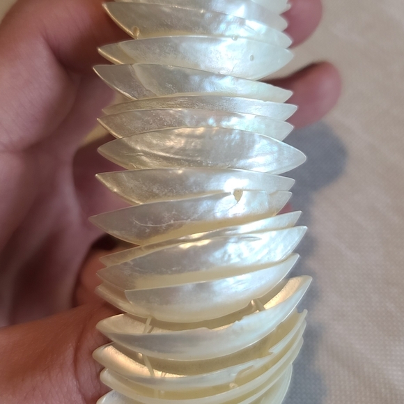 Shell Bracelet - Picture 3 of 3
